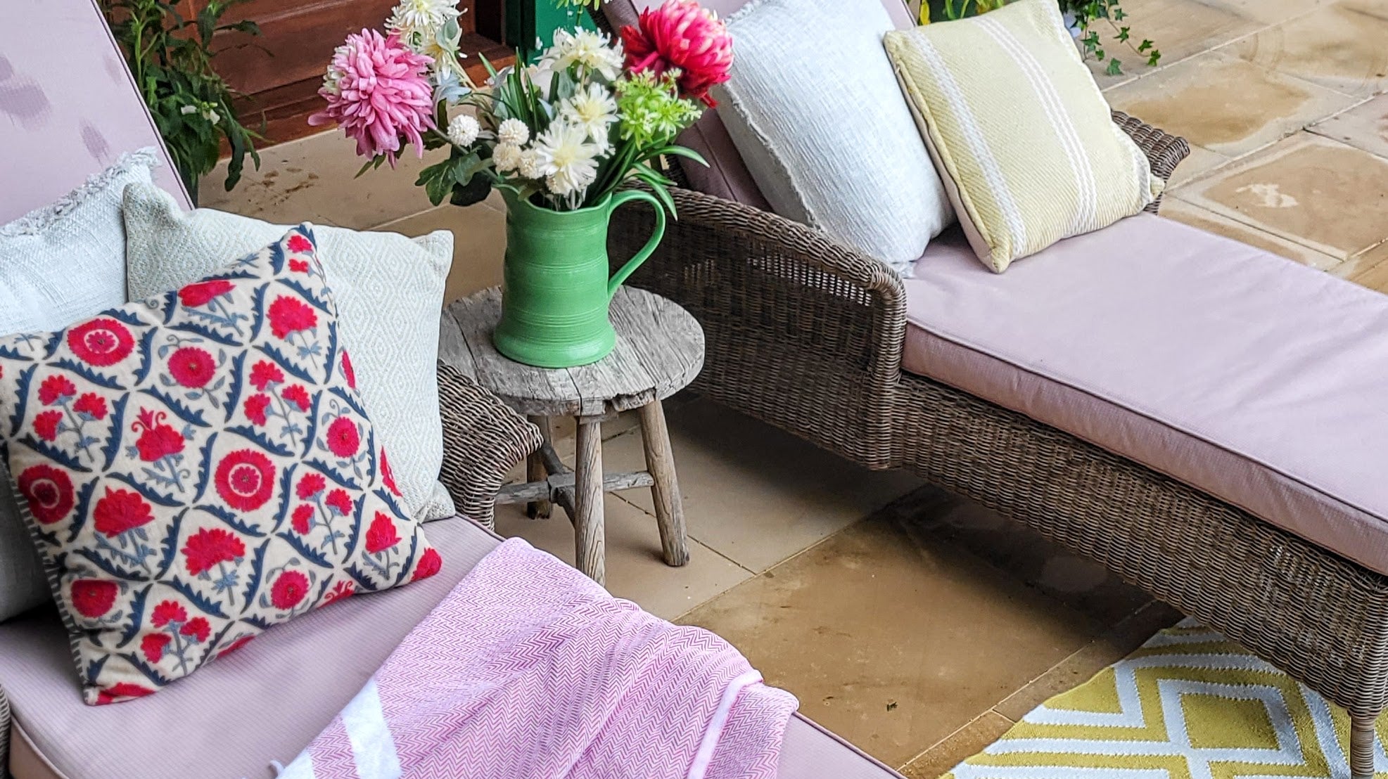 Top Spring & Summer tones that will brighten up your home