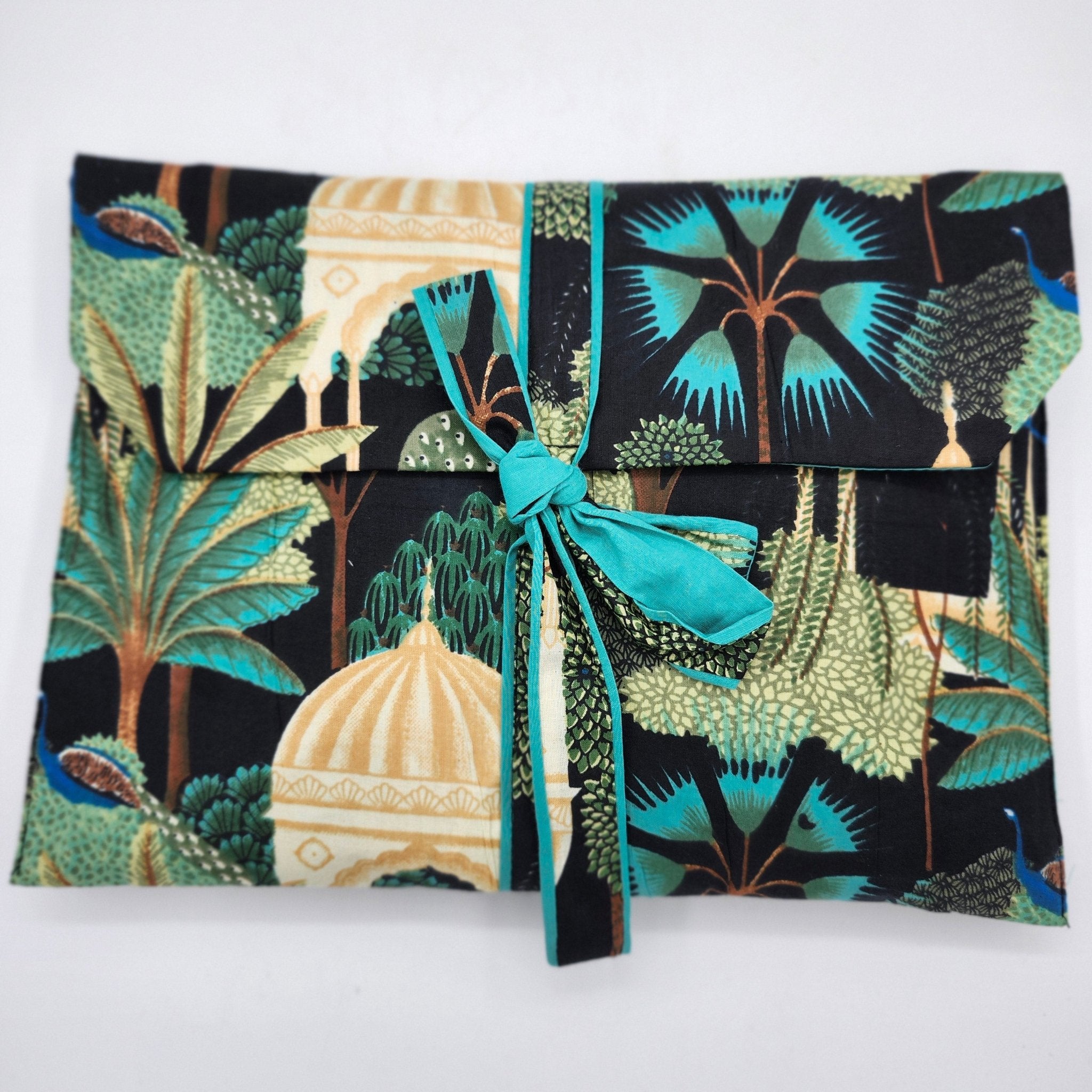 Block-printed cotton short pyjama set in black, short-sleeved top and drawstring shorts, available in four sizes