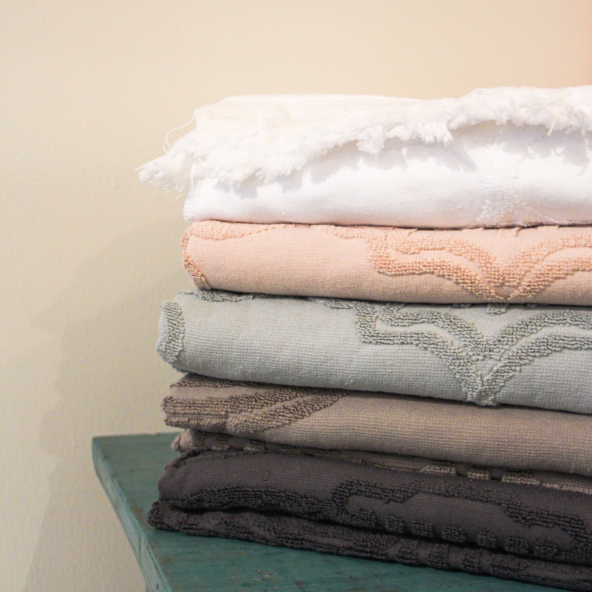Bô Towel White, part of the Towels collection at Inside Living Singapore, styled in a home setting.
