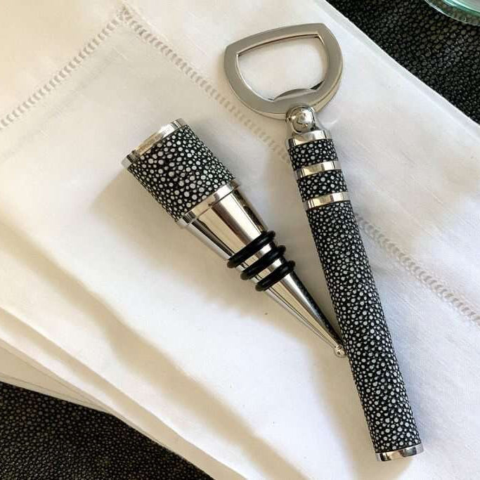 Bottle stopper in stainless steel with a charcoal faux shagreen top, rubber seals for a snug fit, 10 cm