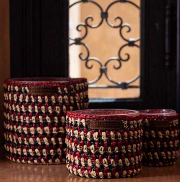 Amber scented soy candle with a handwoven raphia exterior, two sizes, up to 80 hours burn time