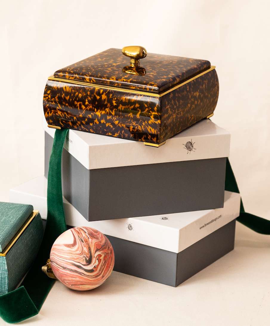 Sophie jewellery box in faux tortoiseshell, 17 x 17 cm, with aubergine lining and a brass pebble knob
