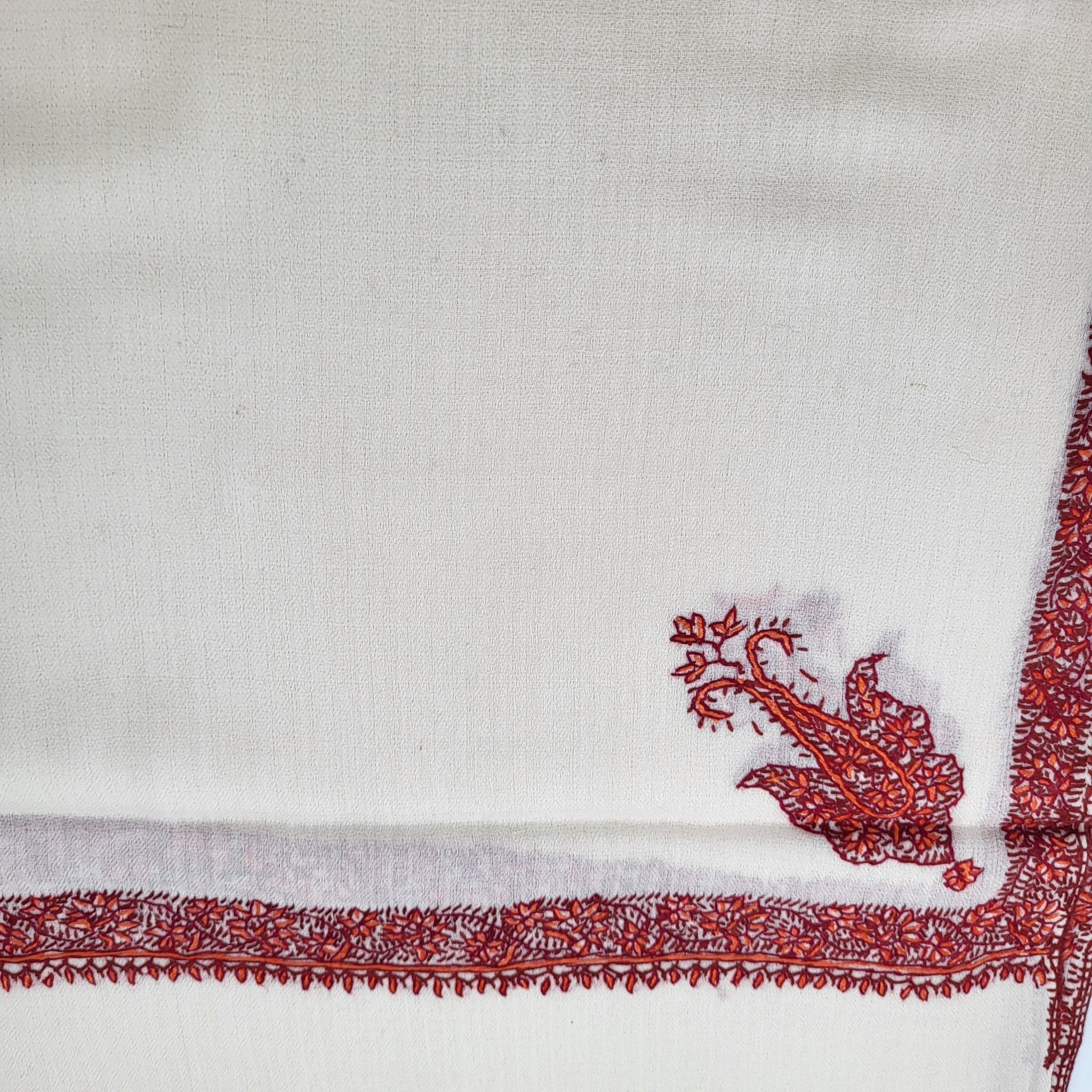 Pashmina shawl with hand-embroidered border and corner motif, 70 x 200 cm, soft lightweight wrap