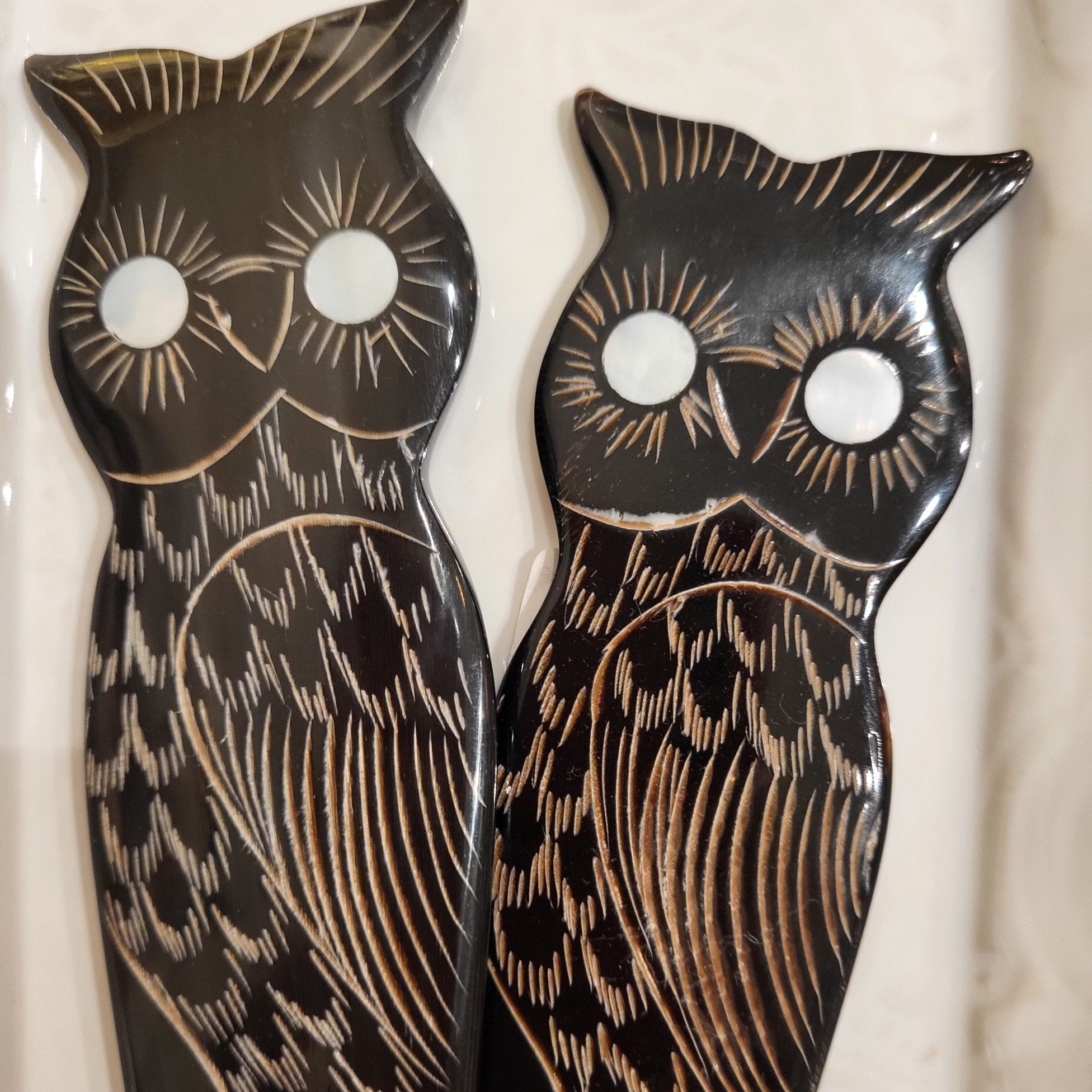 Horn Salad Server with Owl handle Set of 2, available at Inside Living Singapore, detail of the design.