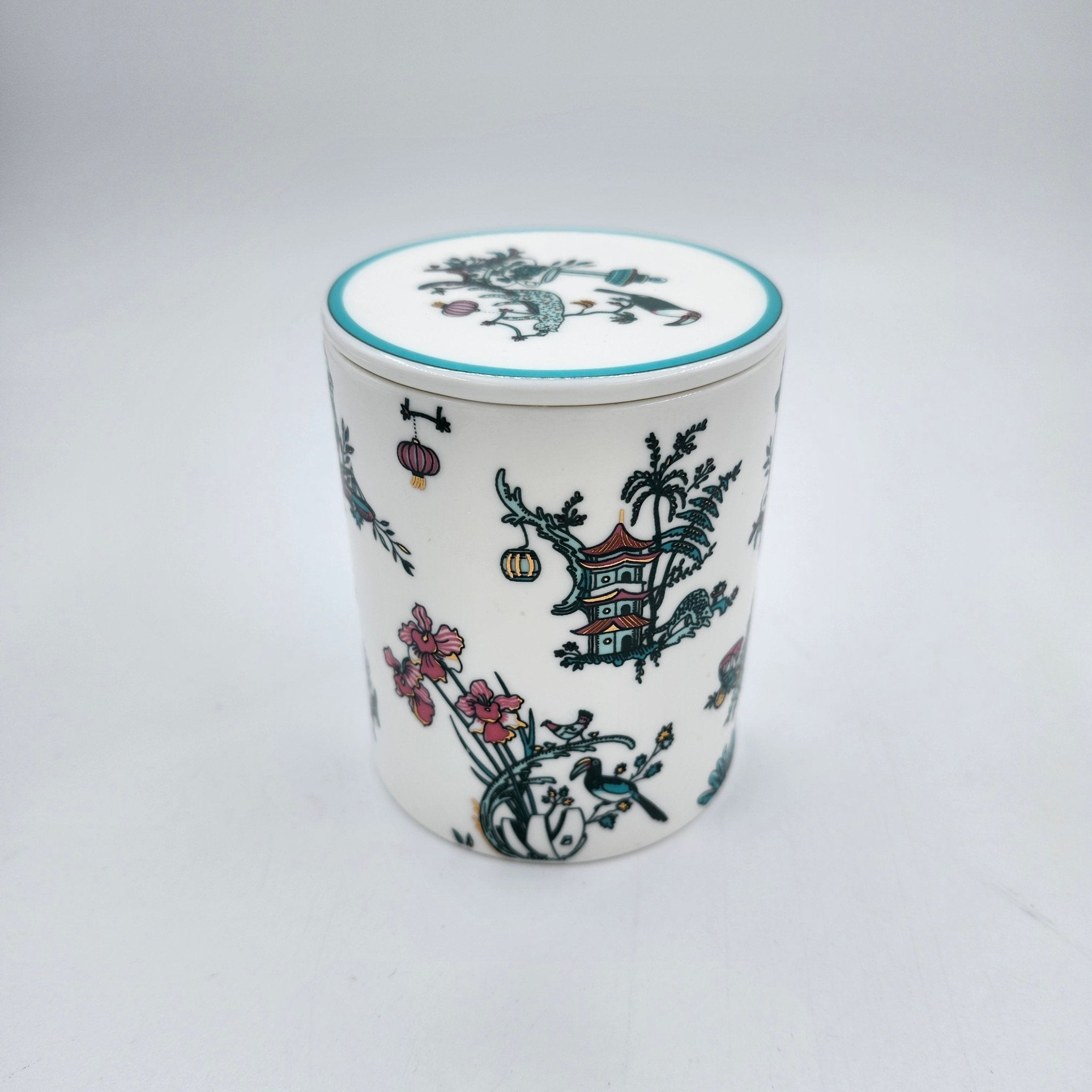 Singapore Toile Scented Candle from Inside Living Singapore, close-up of the finish.
