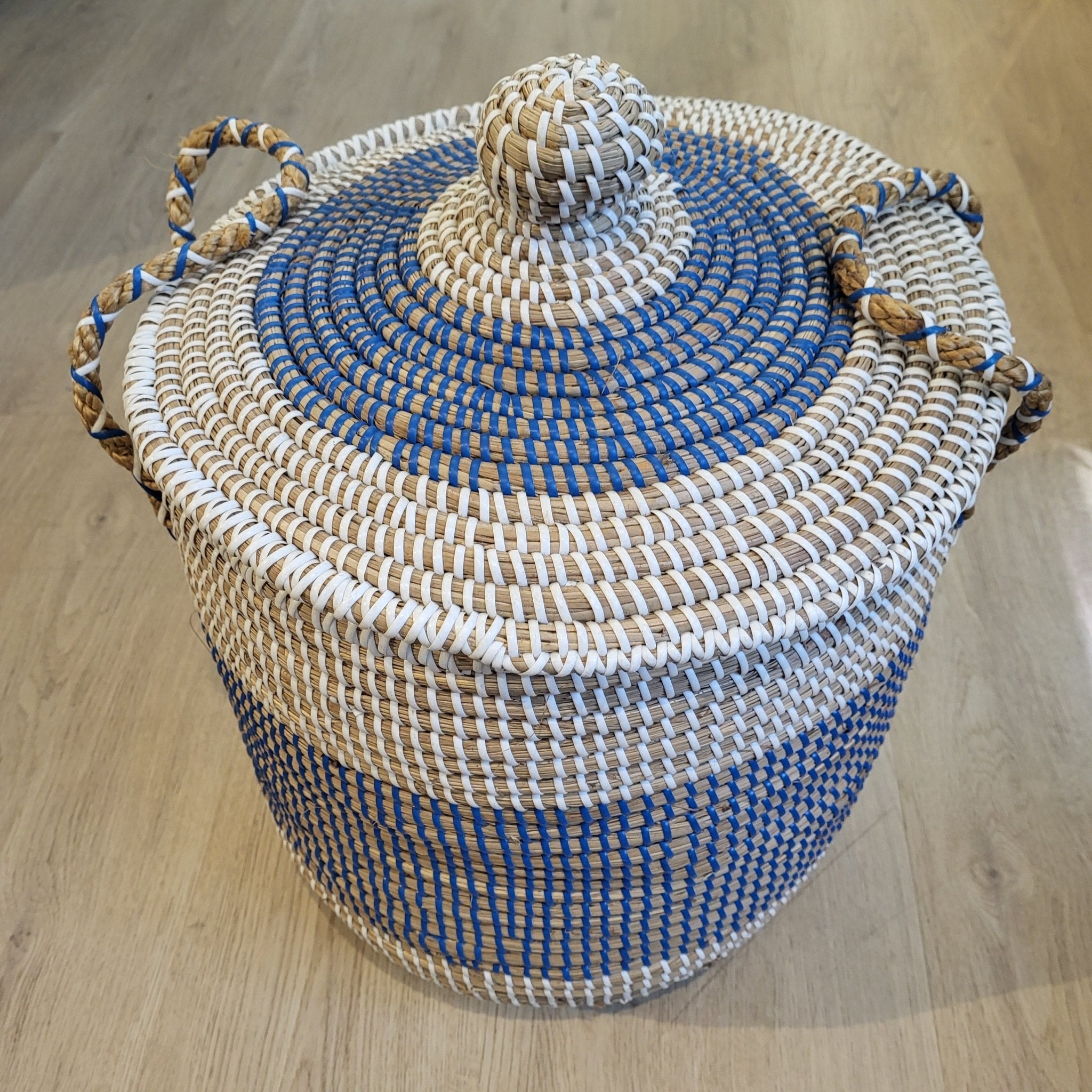 Blue seagrass laundry basket with lid from Inside Living, woven natural-fibre storage hamper for the home, full view