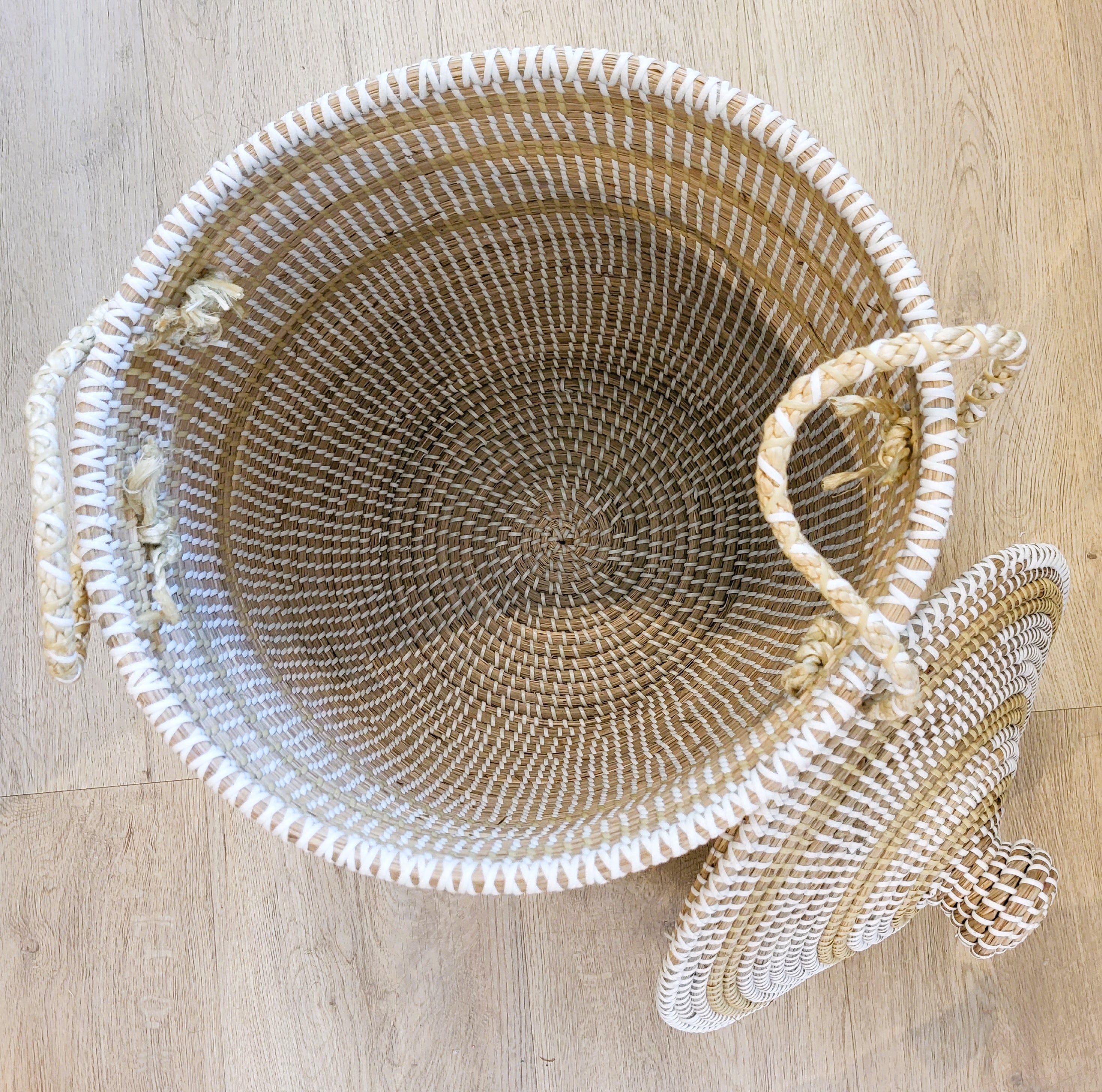 Seagrass Laundry Basket W/ Lid White, additional view - buy homeware, tableware and interior accessories at Inside Living