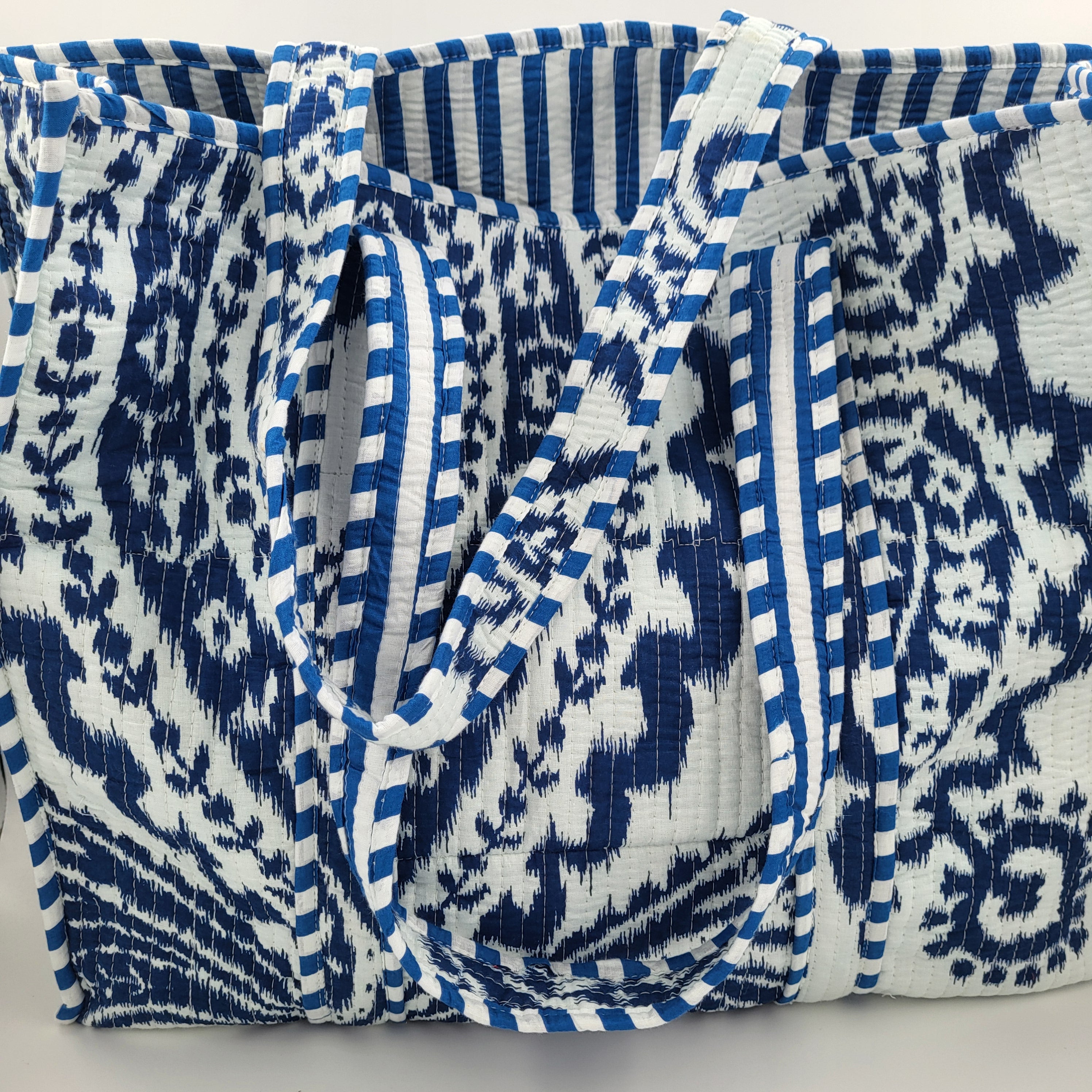 Quilted cotton block print shopper bag with contrast lining and inner pocket, 43 x 12 x 35.5 cm