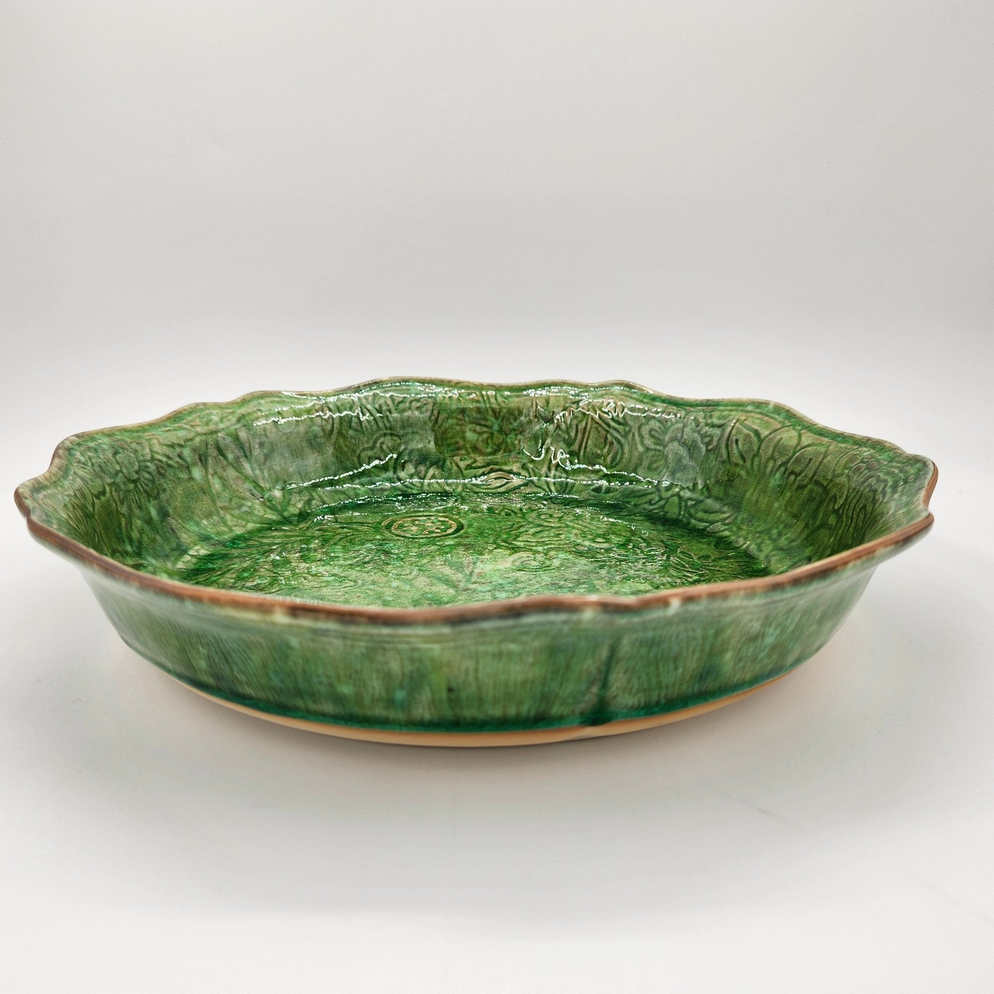 Ceramic pie dish in seaweed design, hand-finished ovenware for baking and serving pies and bakes