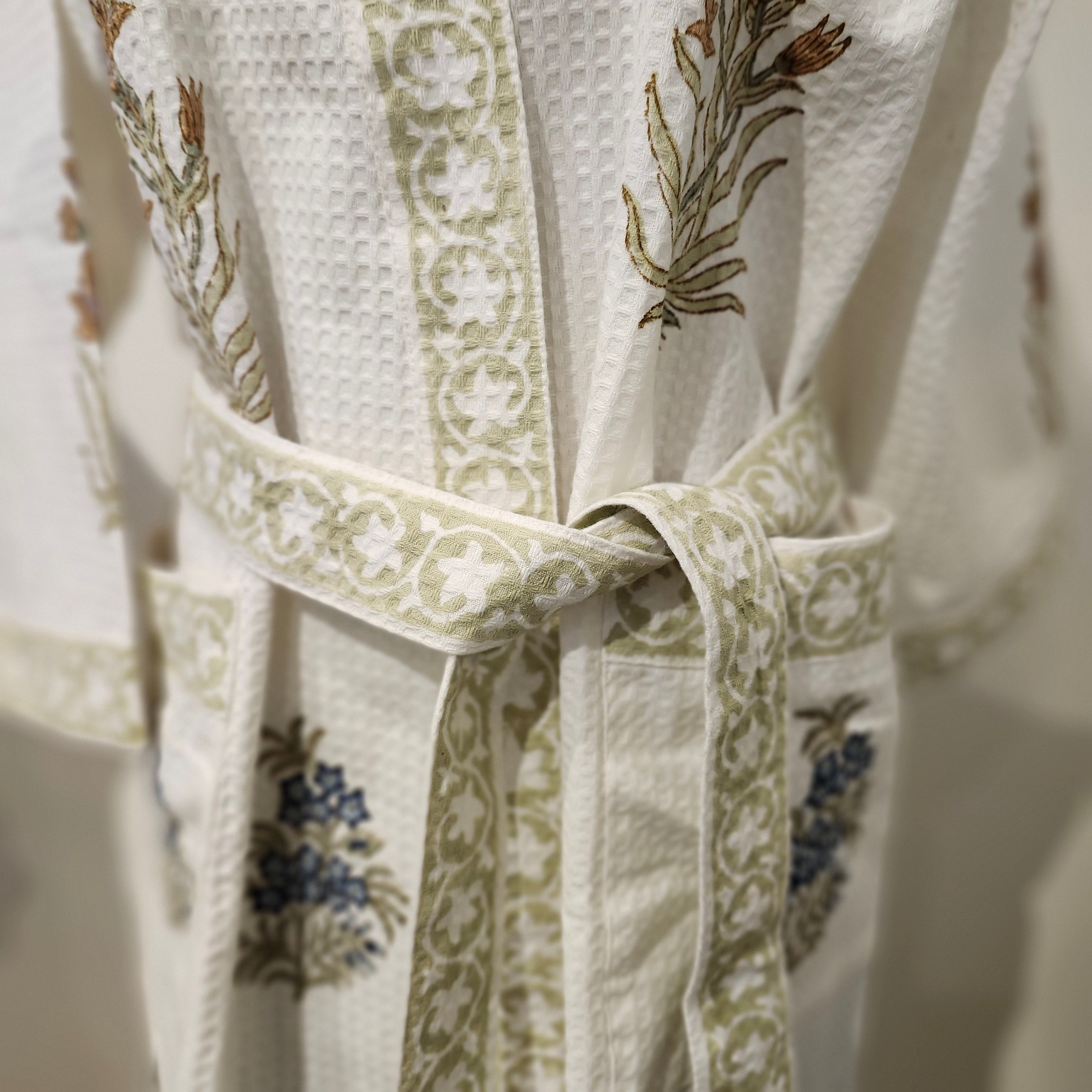Cotton waffle bathrobe with block print pattern, contrasting trim and belt, length 110 cm