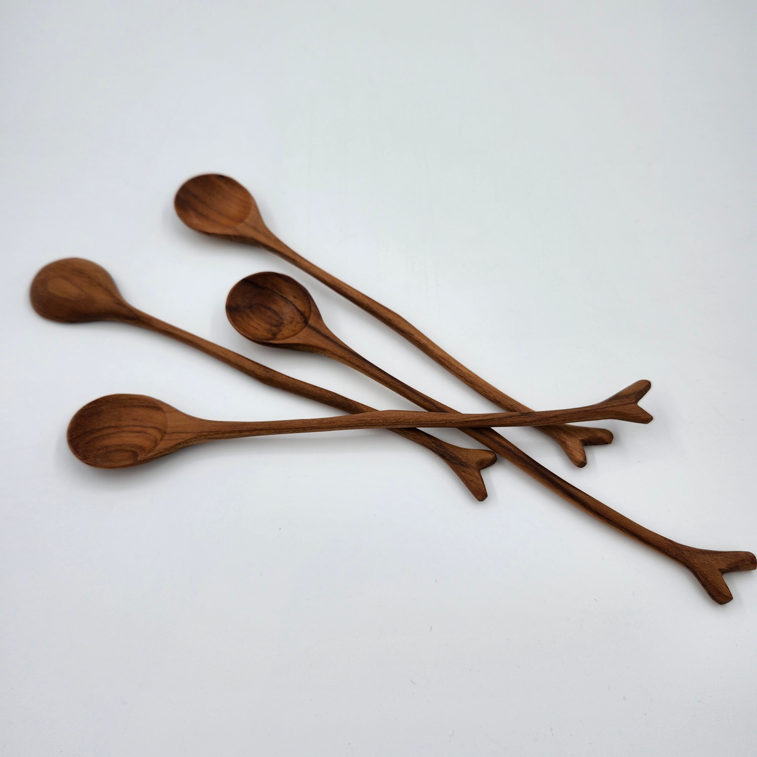 Teak wooden jam spoon with a curved handle, 19cm long, for serving jam, honey or chutney, made in Thailand