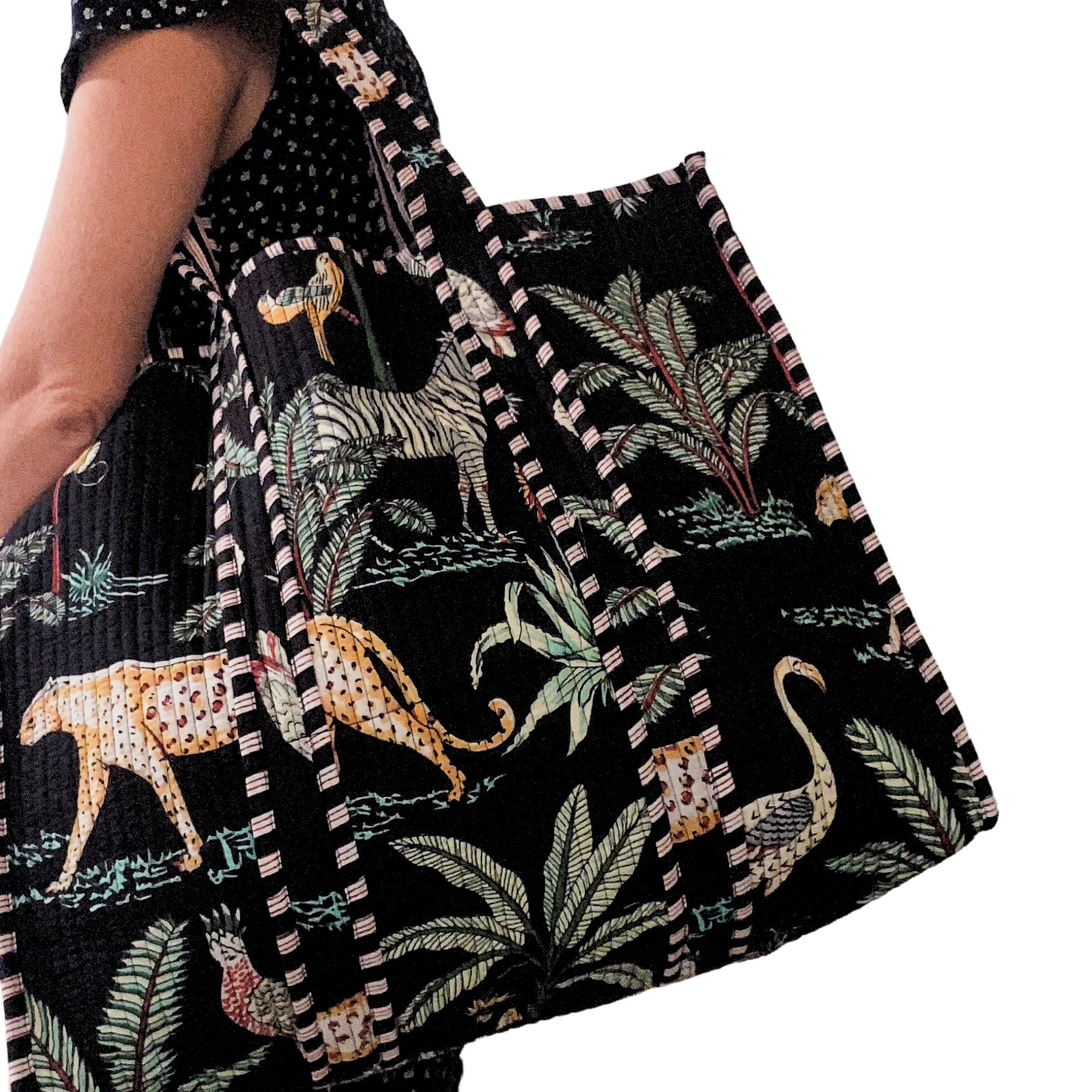 Block-print quilted cotton shopper bag in a Safari floral design, 43 x 35 cm with a lined interior pocket