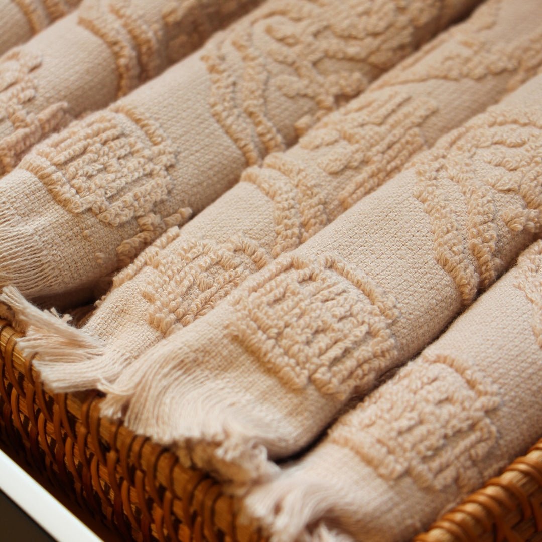 Set of 6 pearl Bô face towels in jacquard cotton, 21 x 40 cm, lightweight and highly absorbent from Vietnam