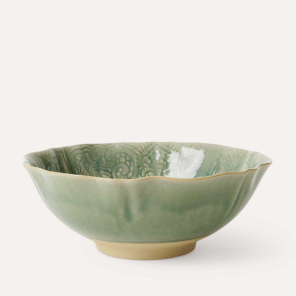 Ceramic serving bowl with scalloped edge in antique glaze, 26 cm white stoneware made in Portugal