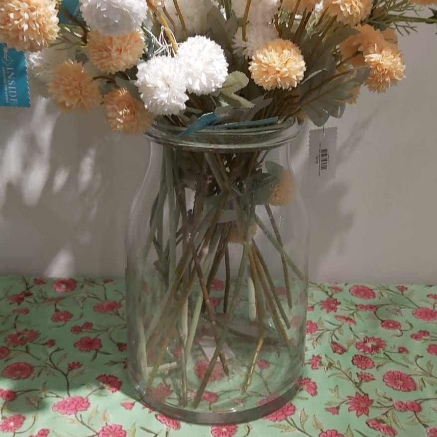 Large clear glass vase for fresh or artificial flower arrangements, a simple versatile centrepiece