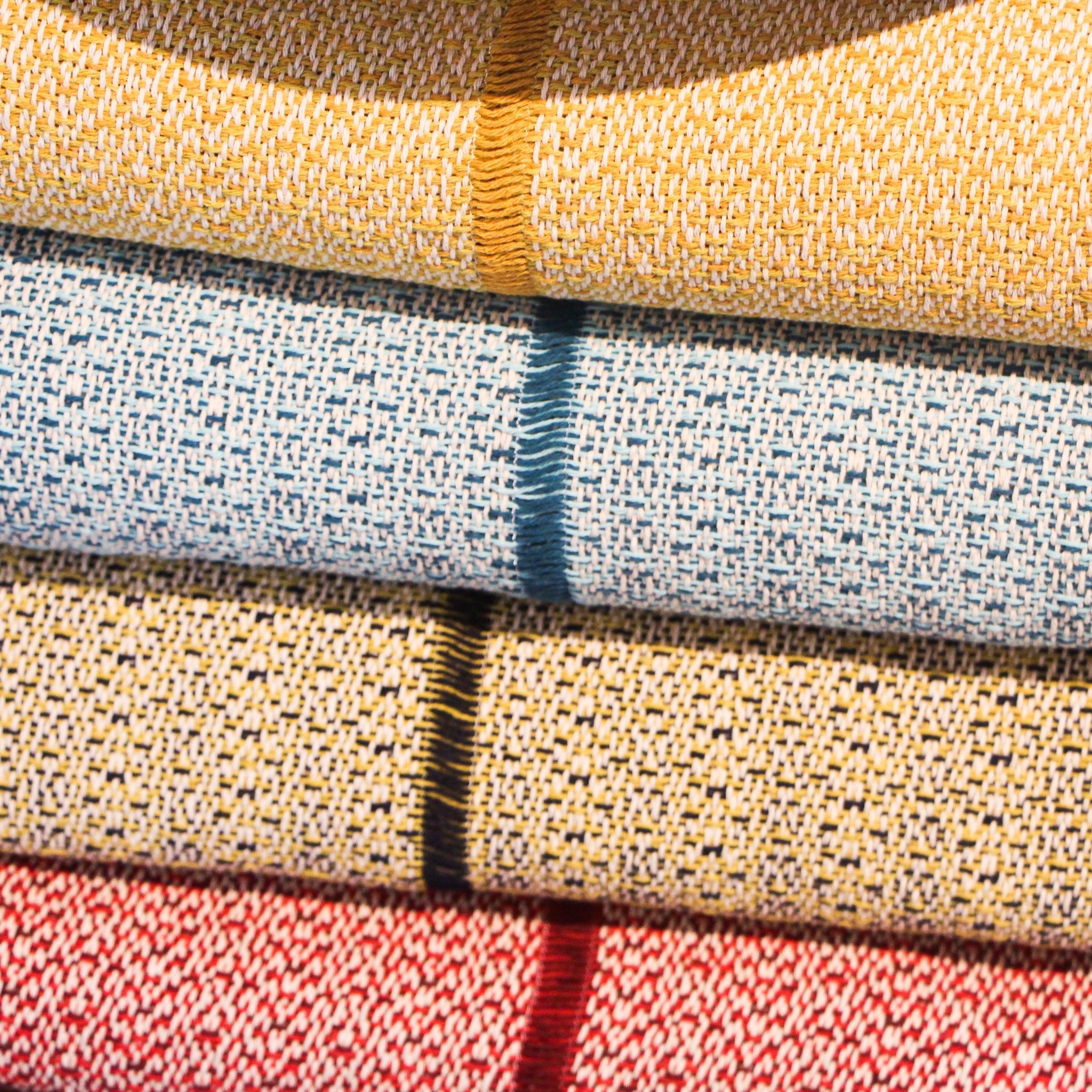 Recycled cotton tablecloth with a coloured stripe and short fringe, made in Portugal, machine washable