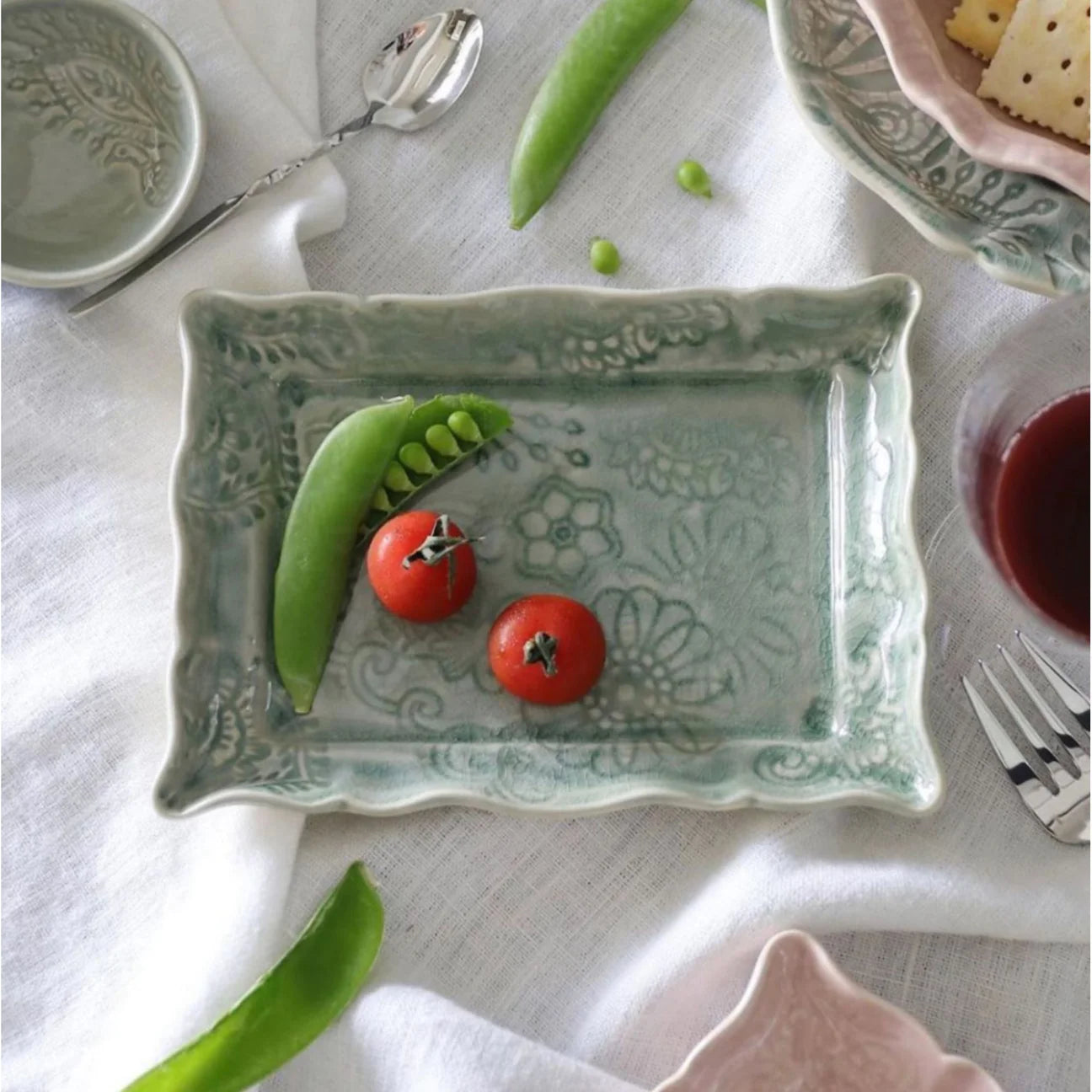 Small rectangular ceramic plate in antique glaze, 19.5 x 13.5 cm, for appetisers or as a tray