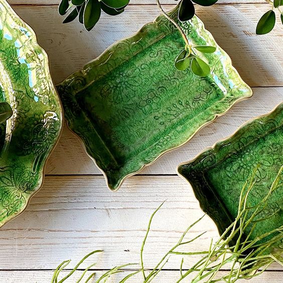 Small rectangular ceramic plate in seaweed glaze, 19.5 x 13.5 cm, for appetisers or as a tray