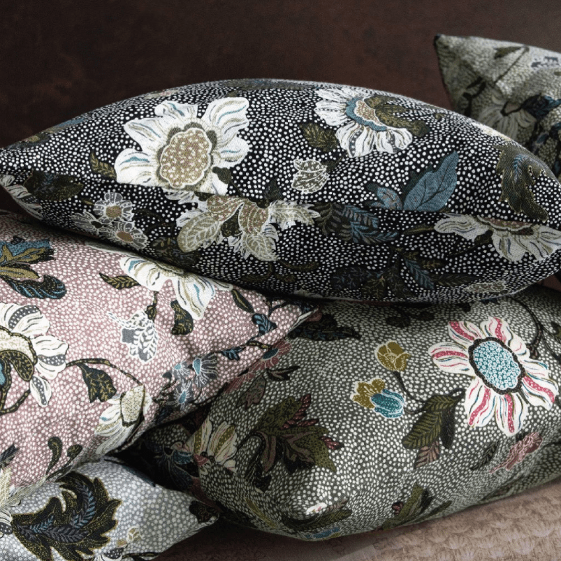 Linen and cotton cushion cover in black with floral print, 50 x 50 cm, inner sold separately