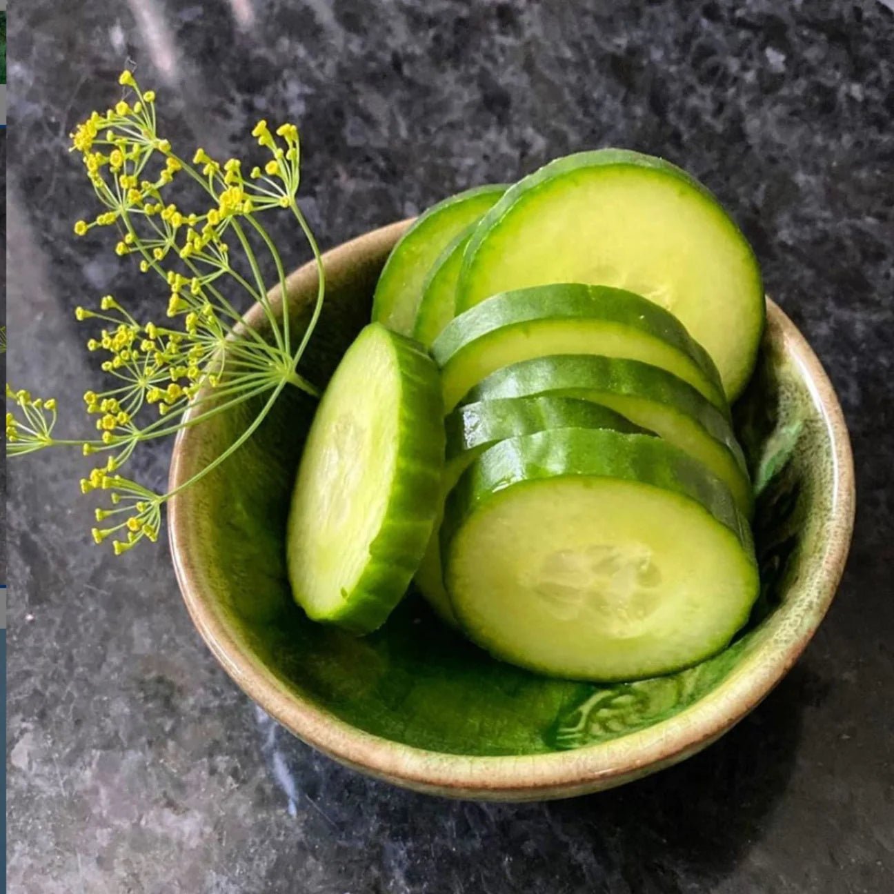 Small dip bowl in seaweed-glaze stoneware, 8 cm diameter, crafted in Portugal, for salt, spices, sauces or dips