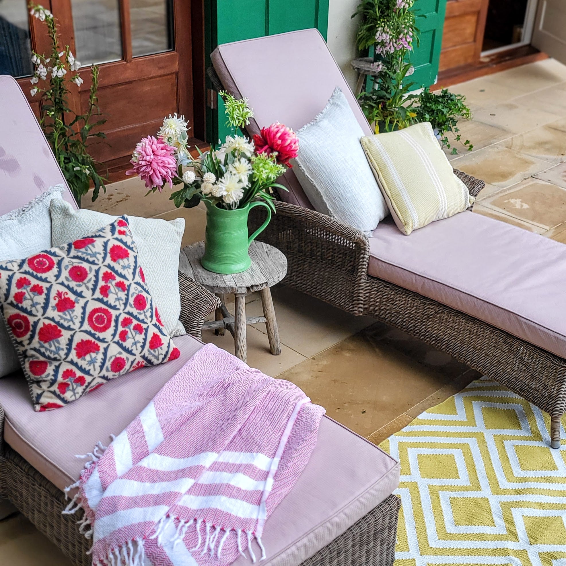 Top Spring & Summer tones that will brighten up your home
