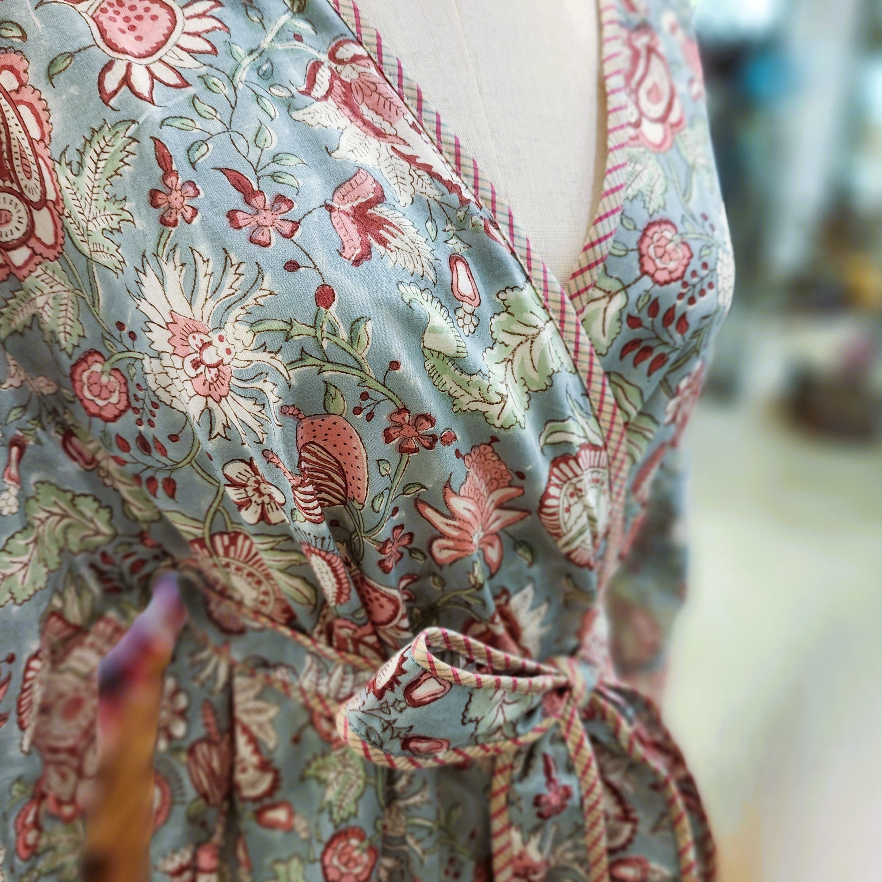 Cotton block print robe in hibiscus design, handmade lightweight dressing gown with hand-printed pattern, detail view