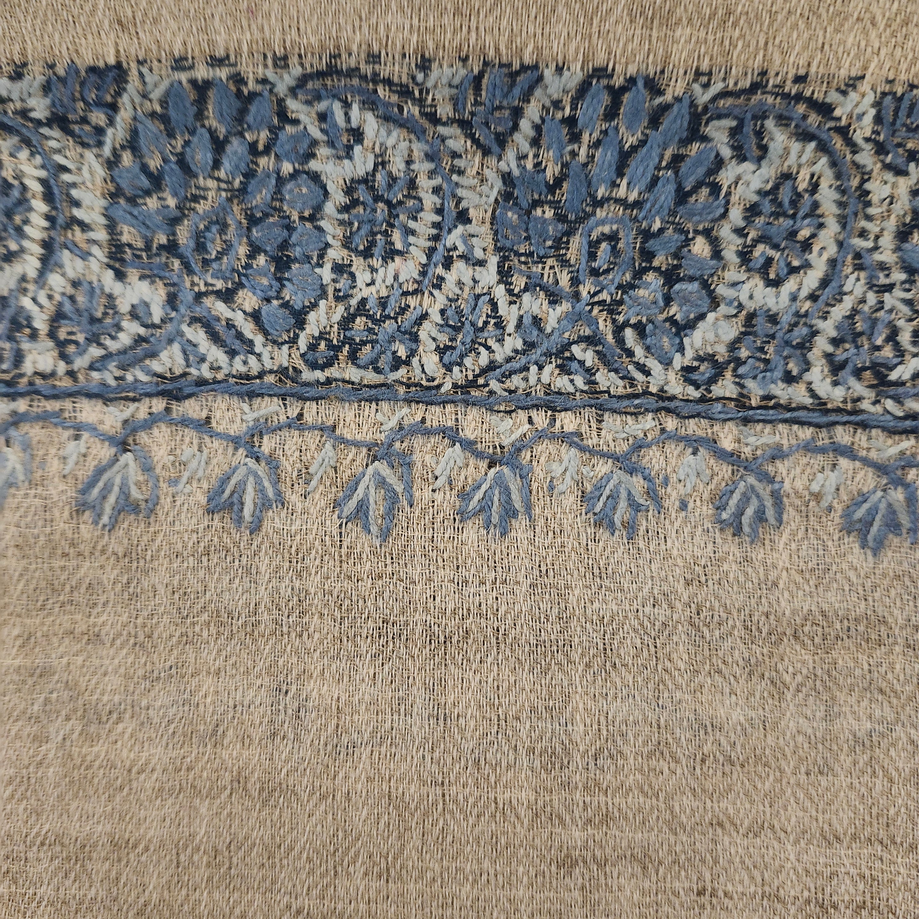 Pashmina shawl with hand-embroidered border and side stitching, 70 x 200 cm, soft and lightweight
