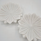 Hand carved white marble platter with a flower design, small size 23 cm in diameter and 4 cm high, wipe clean