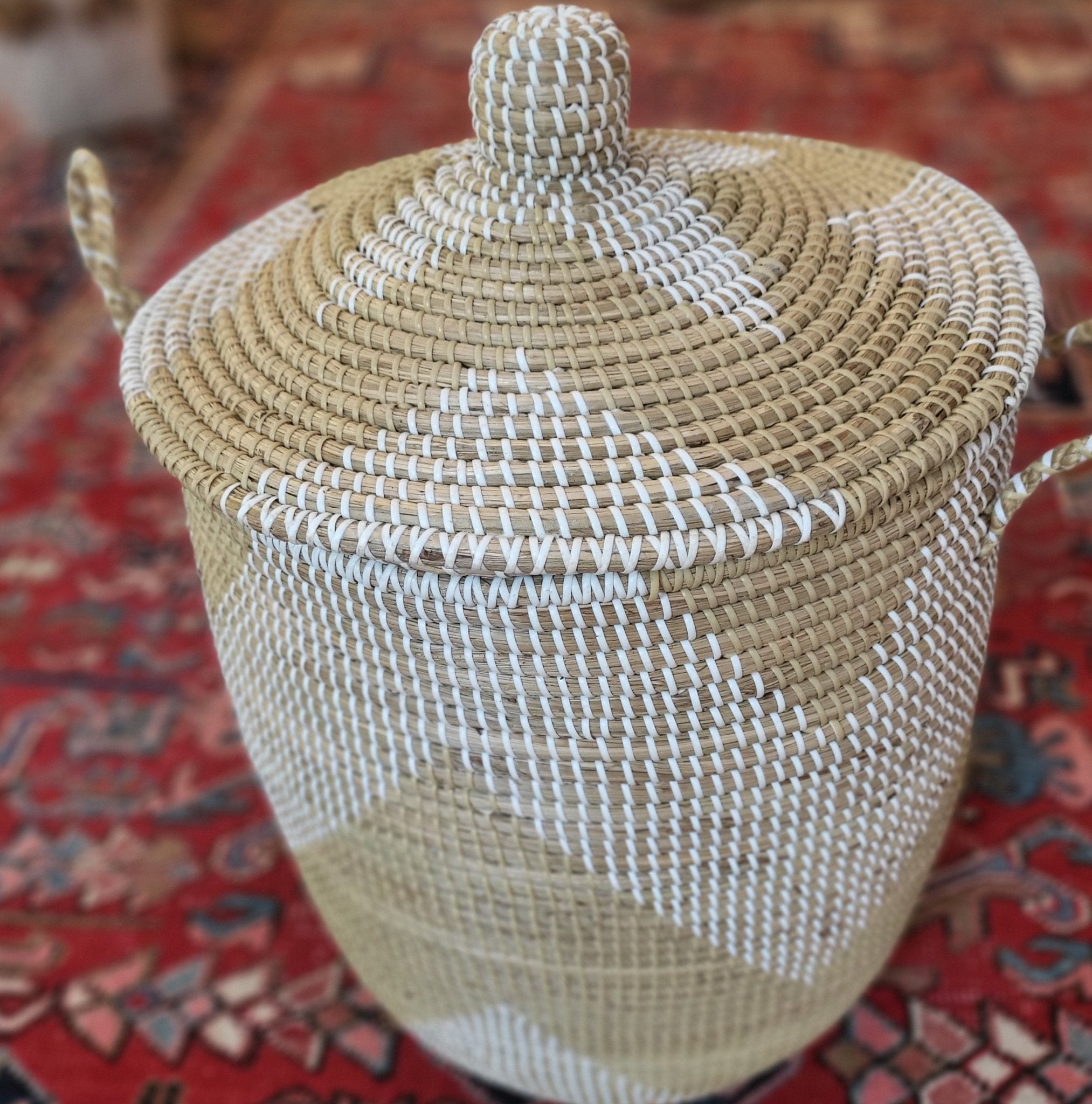 Seagrass Laundry Basket W/ Lid White, alternative angle - buy homeware, tableware and interior accessories at Inside Living