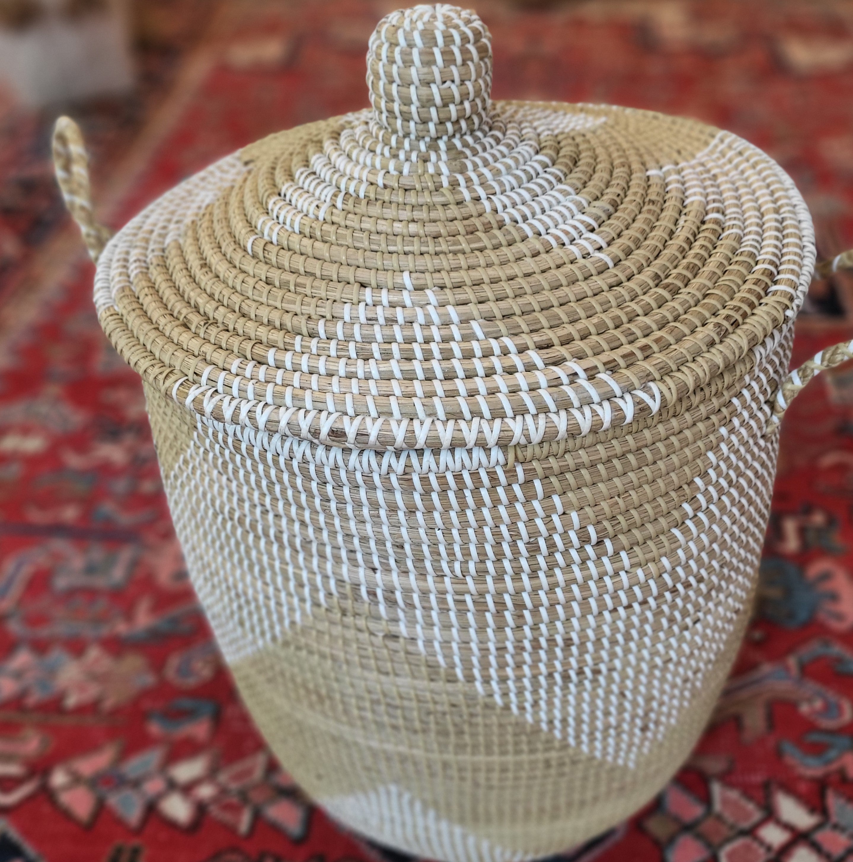 Seagrass Laundry Basket W/ Lid White, alternative angle - buy homeware, tableware and interior accessories at Inside Living