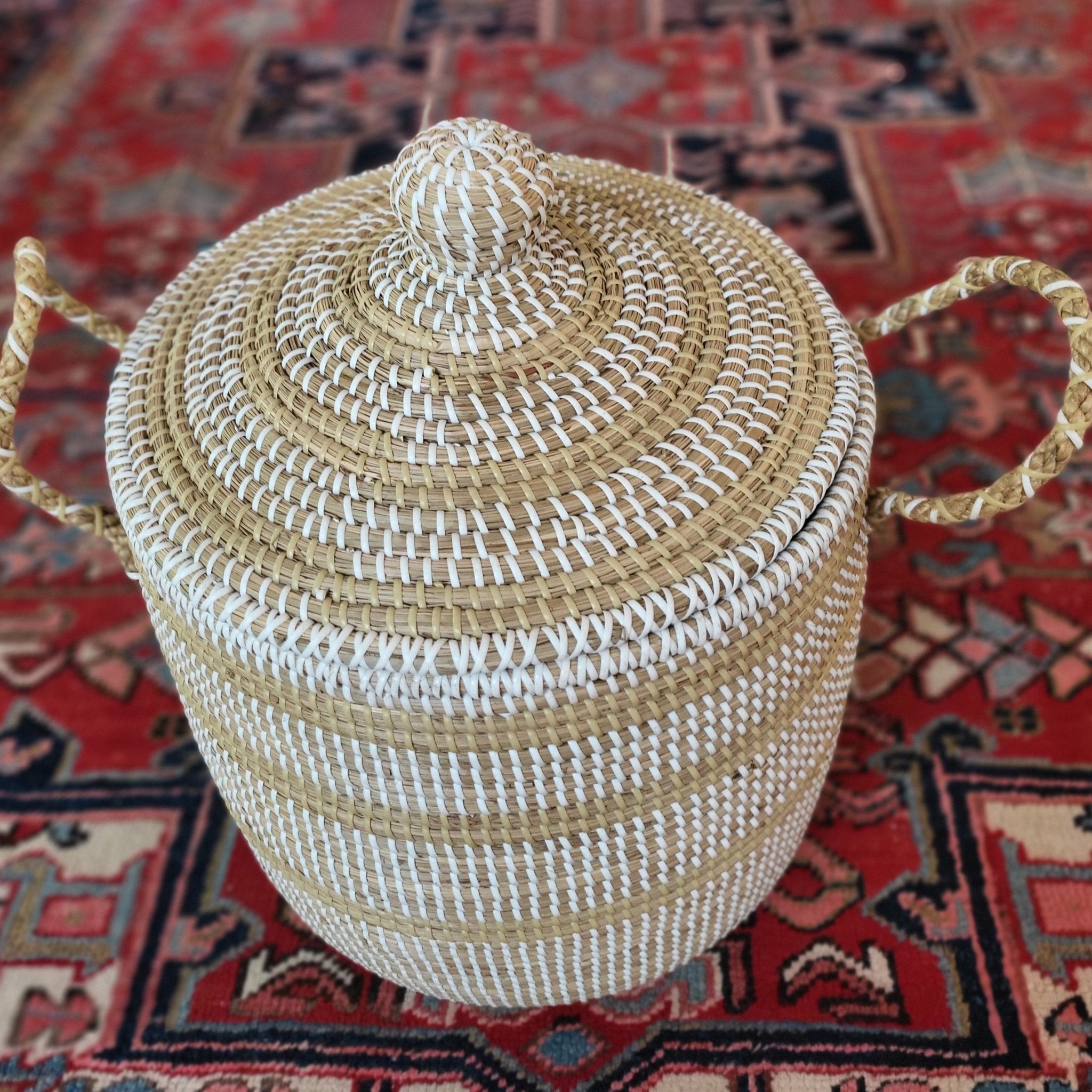 Seagrass Laundry Basket W/ Lid White, detail view - buy homeware, tableware and interior accessories at Inside Living