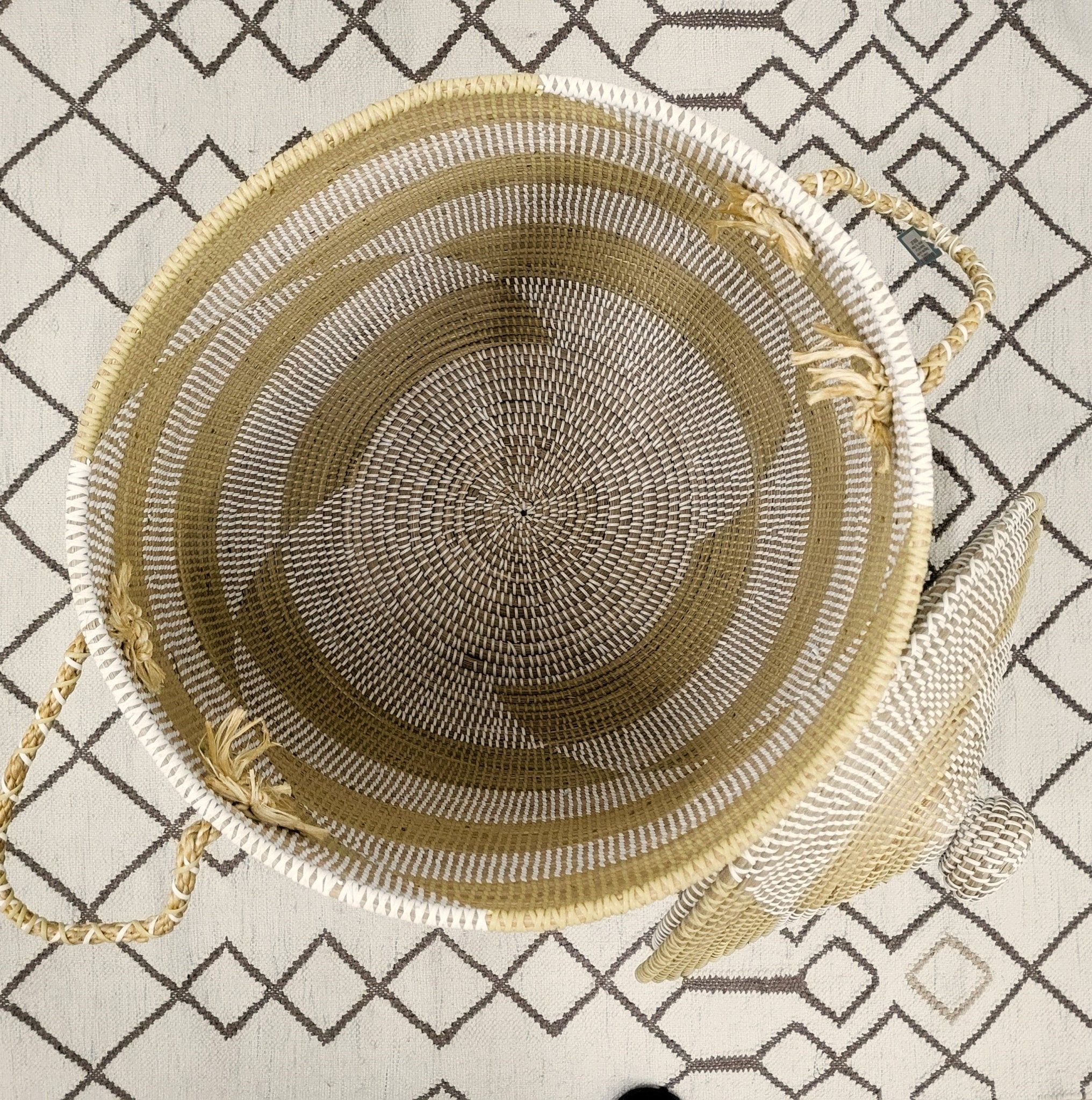 Seagrass Laundry Basket W/ Lid White, lifestyle view - buy homeware, tableware and interior accessories at Inside Living