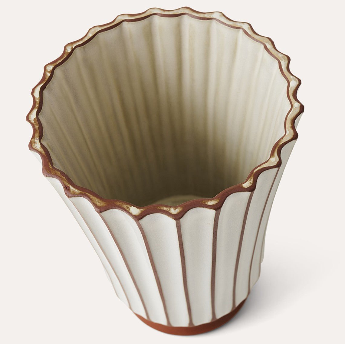 Sthal Salon high ribbed vase in putty, high-fired terracotta, 20 cm diameter, detail view