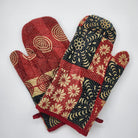Oven glove made from vintage cotton kantha in red and black, cotton lined, 30 x 15 cm, sold individually