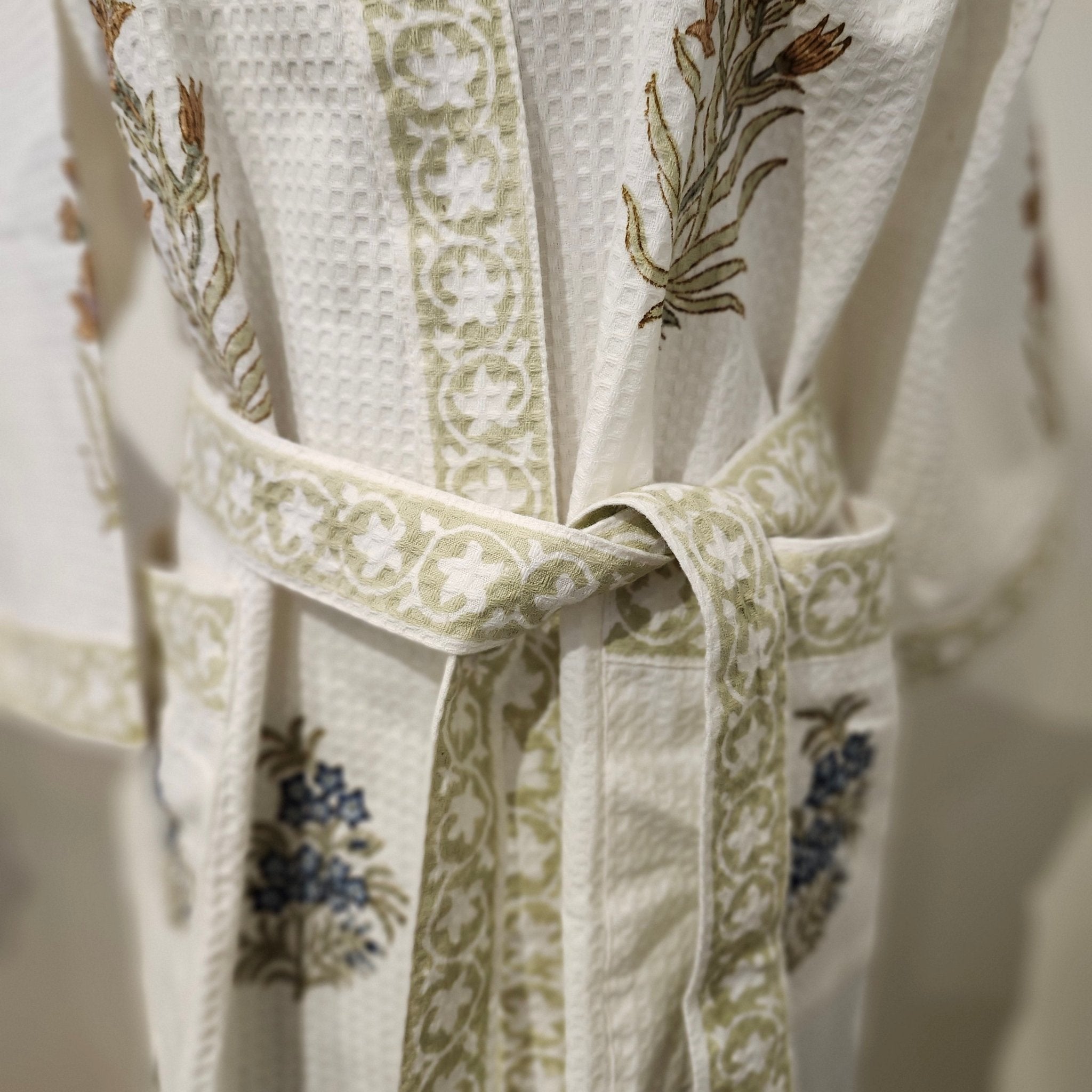 Cotton waffle bathrobe with block print pattern, contrasting trim and belt, length 110 cm