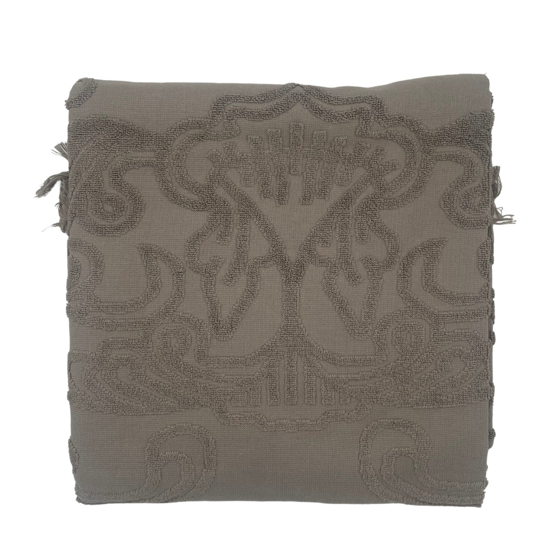 Bô Towel Grey, part of the Towels collection at Inside Living Singapore, detail of the design.