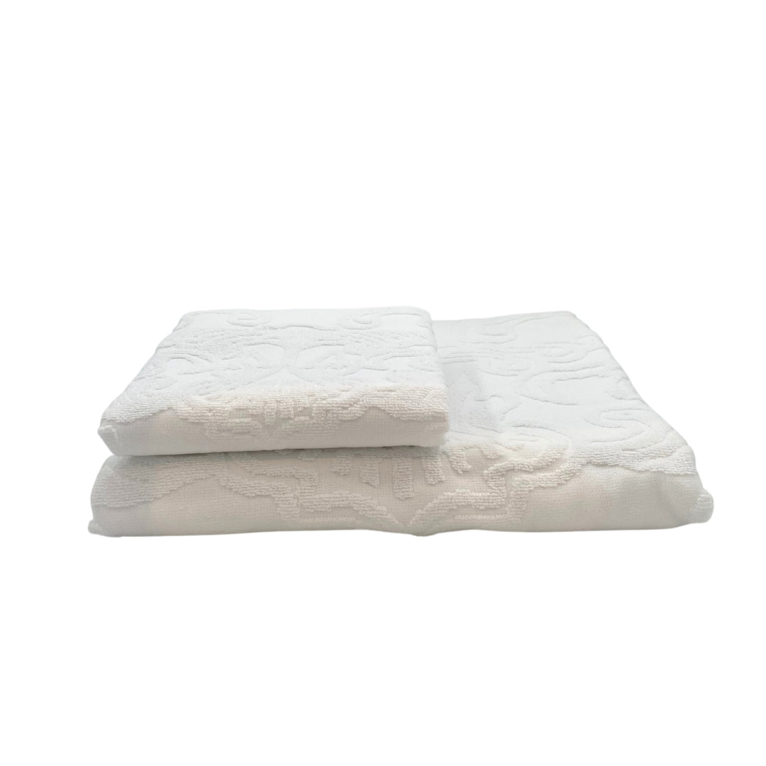Bô bath towel in white, lightweight jacquard cotton towel from Vietnam with high absorbency for everyday use