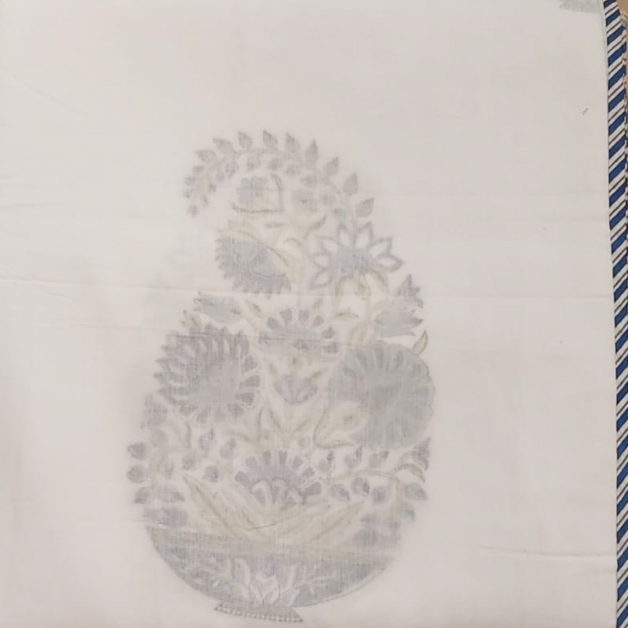 Dohar Single block-print cotton summer blanket with lightweight infill, 150 x 225 cm, in a traditional Indian print
